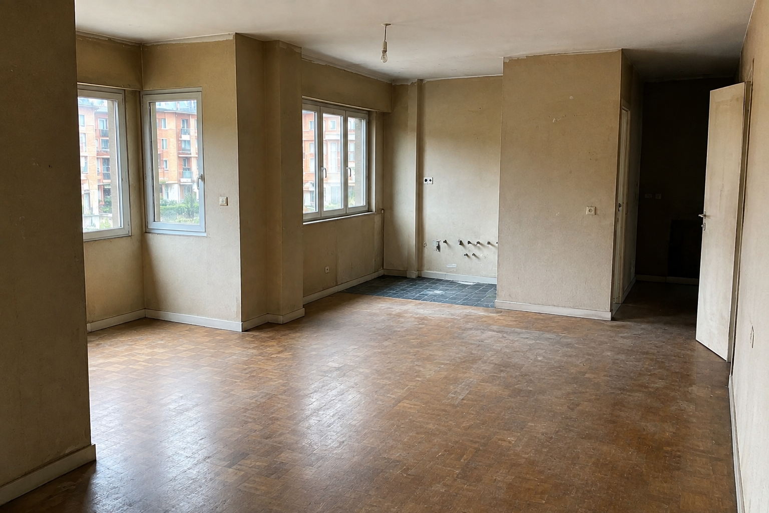 Salón de una vivienda en Montecerrao antes de una reforma integral